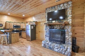 Réfrigérateur, micro-ondes, plaque de cuisson, lave-vaisselle