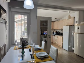 Bungalow, 2 Bedrooms, Smoking, Patio | Dining room