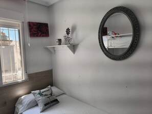 Bungalow, 2 chambres, fumeur, patio | Salle de séjour