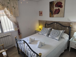 Maison, 2 chambres, fumeurs, patio | 2 chambres