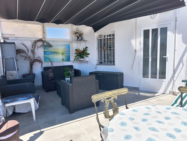 Bungalow, 2 Schlafzimmer, Raucher, Terrasse | Wohnzimmer