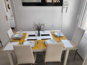 방갈로, 침실 2개, 흡연, 파티오 | 다이닝룸