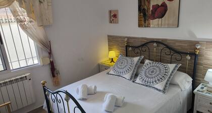 Cozy Bungalow With Private Terrace and Communal Pool in Torrevieja