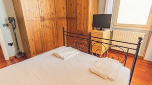 2 dormitorios, tabla de planchar con plancha, wifi gratis y ropa de cama