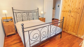 3 bedrooms, iron/ironing board, free WiFi, bed sheets - La Finestra sul Lago (Gardone Riviera)