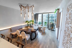 Smart TV - Luxury Brickell Condo / Organic Modern at SLS Lux (miami)