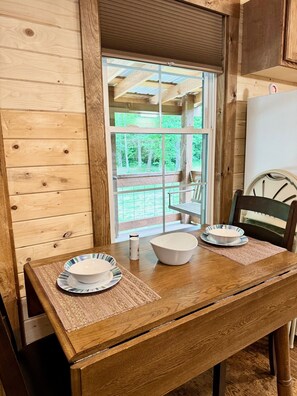Dining - Charming 2-bedroom cabin in beautiful mountains of Pickens, SC. (Pickens)
