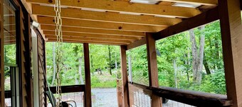 Charming 2-bedroom cabin in beautiful mountains of Pickens, SC.