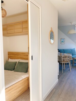 1 chambre, fer et planche à repasser, lit parapluie, Wi-Fi gratuit