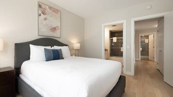 Luxury Apartment, 2 Bedrooms, Pets Allowed | Desk, laptop workspace, iron/ironing board, free WiFi
