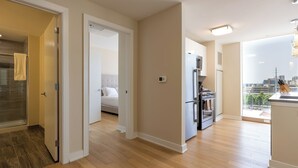 Luxury Apartment, 2 Bedrooms, Pets allowed - Atlantic Station 7R (Stamford)