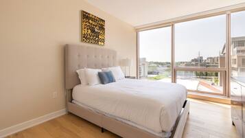 Luxury Apartment, 2 Bedrooms, Pets Allowed | Desk, laptop workspace, iron/ironing board, free WiFi