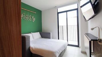 Estudio básico | Terraza o patio