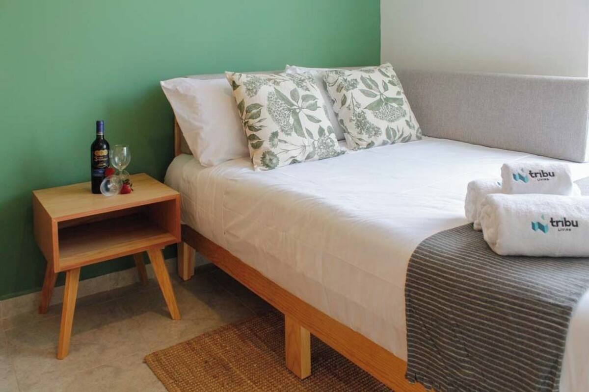 Deluxe Studio | Laptop workspace, blackout drapes, iron/ironing board, free WiFi