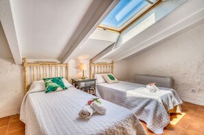 4 bedrooms, iron/ironing board, free WiFi, bed sheets - Rural finca Can Lloret in Mallorca with pool (Algaida)