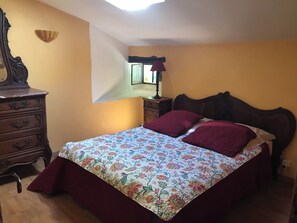 2 室のベッドルーム、アイロン / アイロン台、WiFi、ベッドシーツ