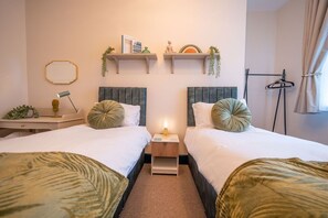 2 bedrooms, iron/ironing board, free WiFi, bed sheets