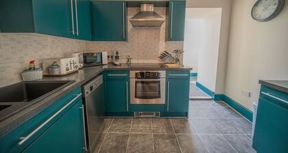 2 Bd Newly refurbished apartment