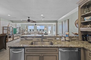 House, Multiple Beds (Green Reef #7- Emerald Horizon) | Interior