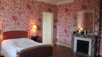 8 bedrooms, iron/ironing board, travel cot, WiFi