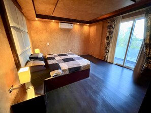 3 habitaciones, escritorio, wifi gratis y ropa de cama