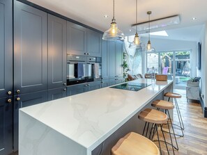 Dishwasher, high chair - 6 bedroom accommodation in Bridlington (Bridlington)