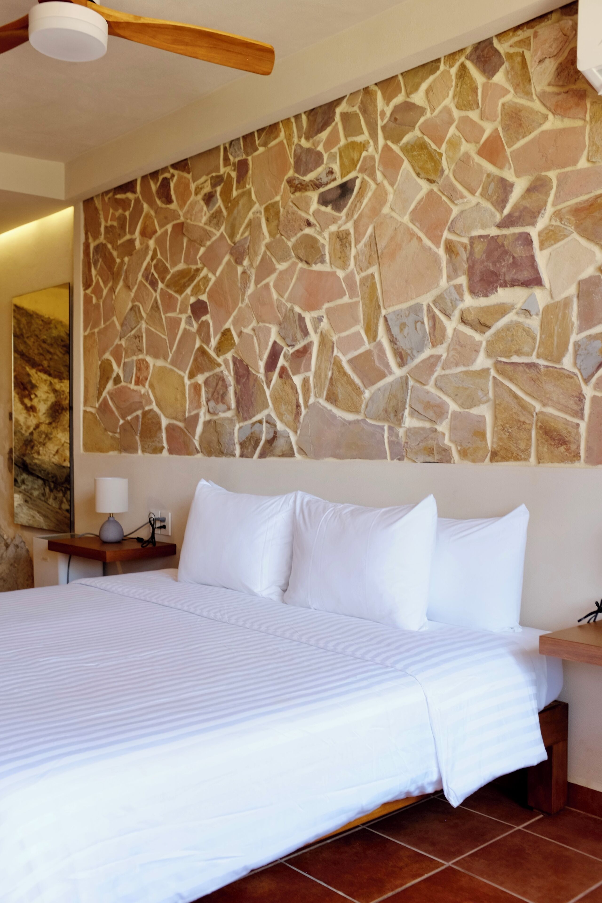 Deluxe Room, 1 King Bed | In-room safe, laptop workspace, free WiFi