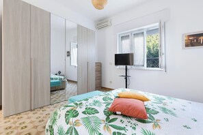 3 bedrooms, iron/ironing board, Internet