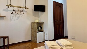 Unclassified image, 4 of 11, button - Capitoliumad  (Brescia)