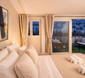 Superior-Apartment, Stadtblick | 1 Schlafzimmer, laptopgeeigneter Arbeitsplatz, Bügeleisen/Bügelbrett