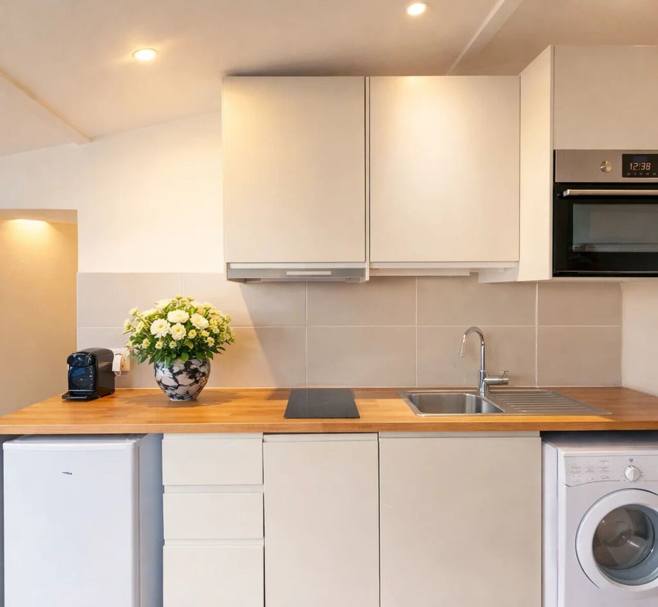 Superior Apartment, City View | Private kitchen