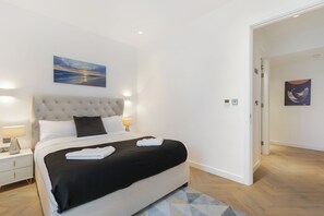 2 makuuhuonetta, silitysrauta/-lauta, Wi-Fi, vuodevaatteet