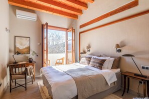 9 soverom, strykejern/-brett, wi-fi og sengetøy