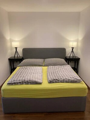 1 bedroom, free WiFi, bed sheets