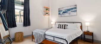 Luxury 1BD | A+ Downtown Location | King Bed Condo