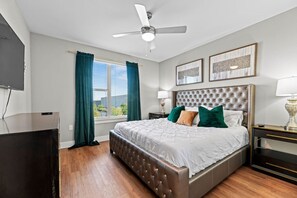 1 Schlafzimmer, Schreibtisch, Bügeleisen/Bügelbrett, Reisekinderbett