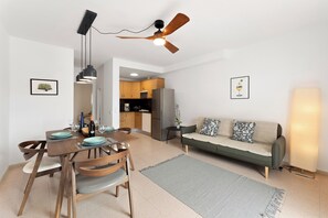 Smart TV - Home2Book Alma Atlántica, Apto. 2 (San Bartolomé)