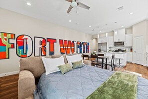 2 bedrooms, desk, iron/ironing board, WiFi