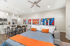 Desk, iron/ironing board, WiFi, bed sheets