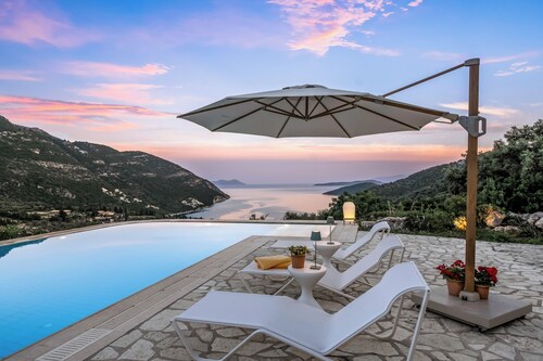 Luxurious private Kronos Estate 44.000 m2, 5 star, spectacular sea view!