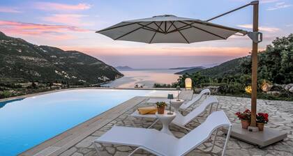 Luxurious private Kronos Estate 44.000 m2, 5 star, spectacular sea view!