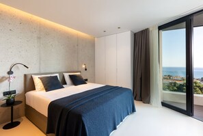 6 bedrooms, in-room safe, desk, iron/ironing board