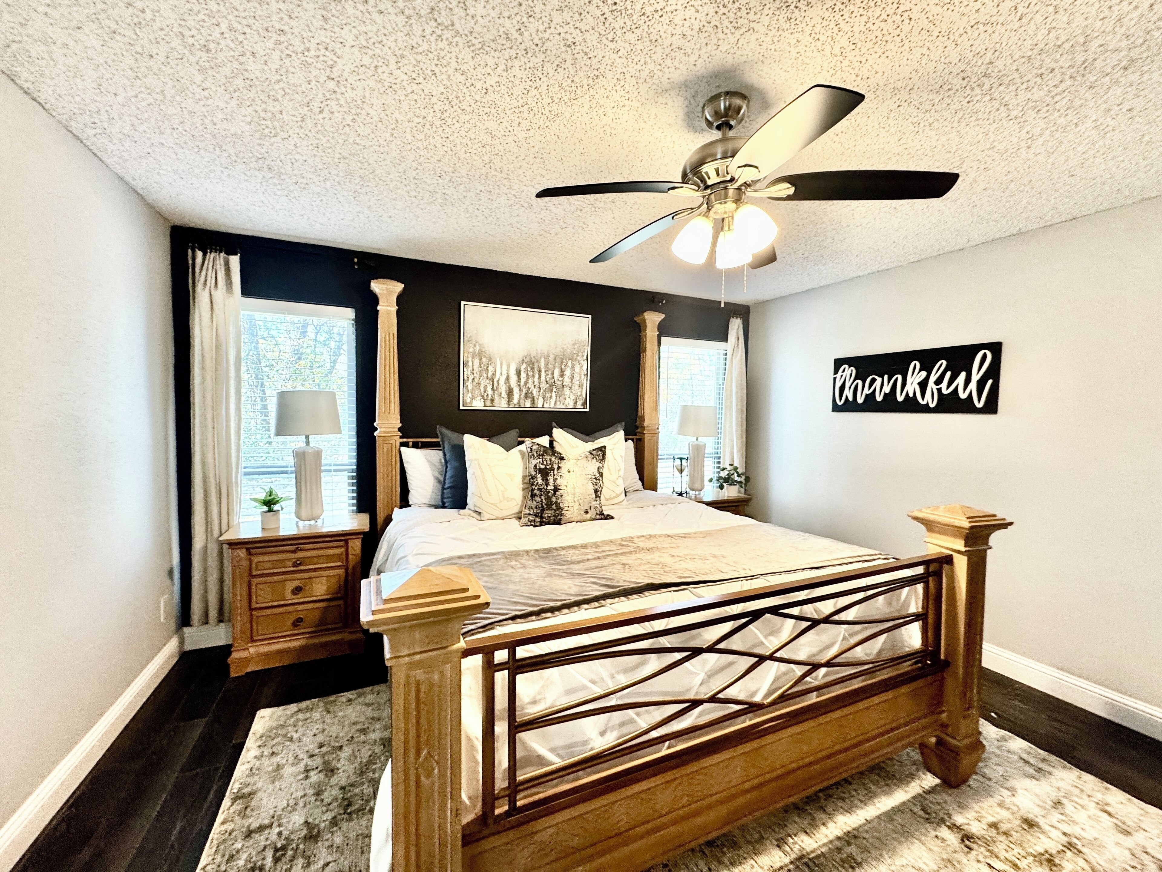 4 habitaciones, tabla de planchar con plancha, wifi y ropa de cama 