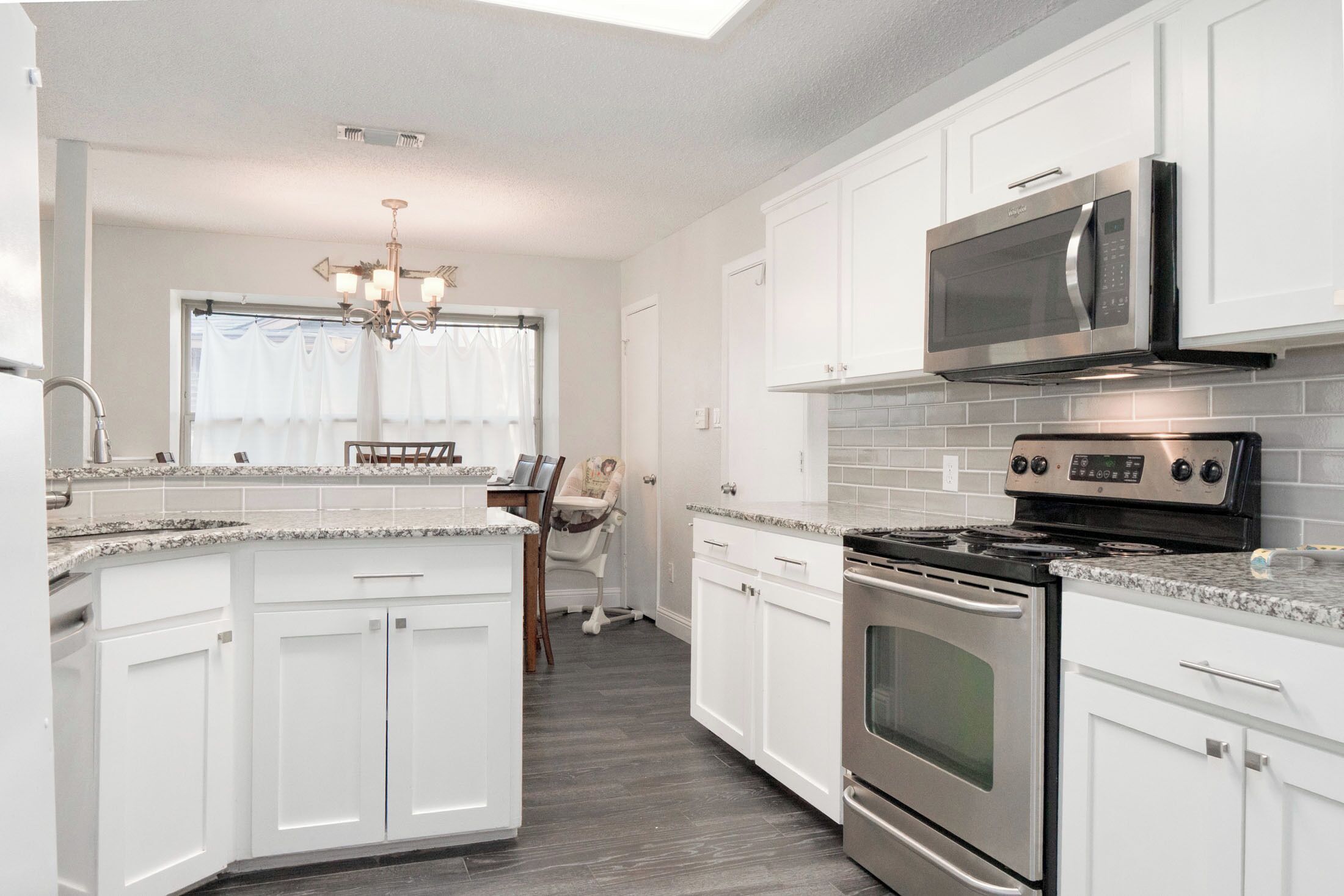 電子レンジ、オーブン、コンロ、食器洗い機