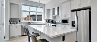 Remote Work Ready/AC/Lake Access/Near South Health Campus/Games