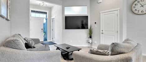Smart TV, computer monitors