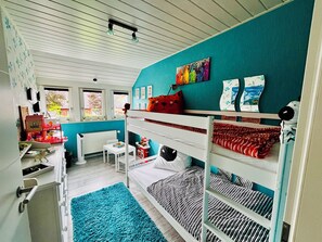 3 bedrooms, desk, iron/ironing board, free WiFi - Family-friendly vacation apartment close to the city and the river Hase. (Haselünne)
