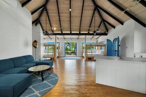 3 室のベッドルーム、アイロン / アイロン台、WiFi、ベッドシーツ
