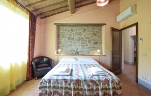 6 عدّة غرف نوم ومكواة/لوح كي وسرير سفر وواي فاي مجانًا