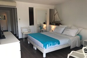 5 habitaciones, tabla de planchar con plancha, wifi y ropa de cama